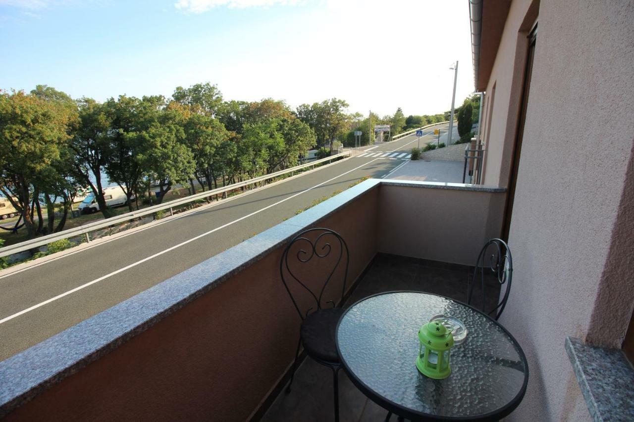 Apartmani Irena Novi Vinodolski Bagian luar foto