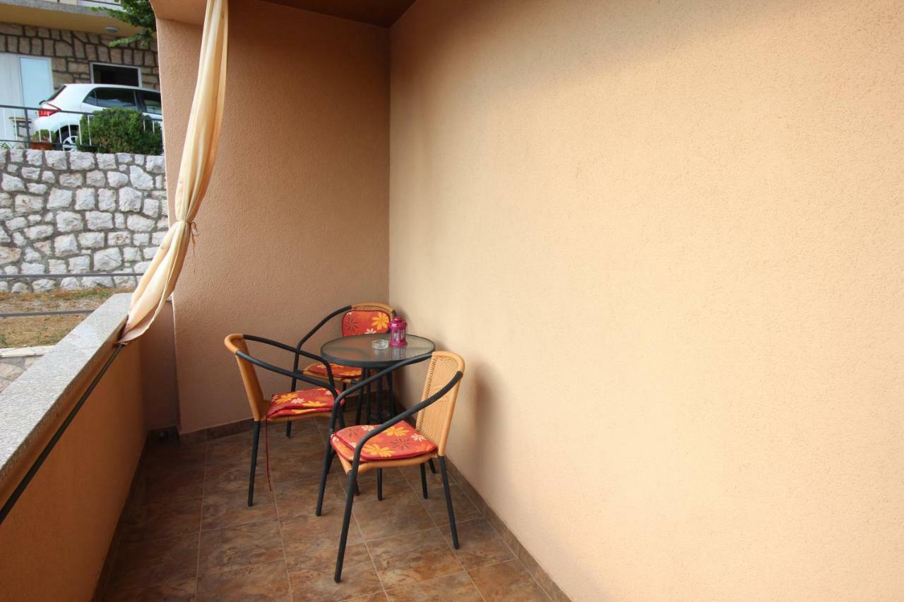 Apartmani Irena Novi Vinodolski Bagian luar foto