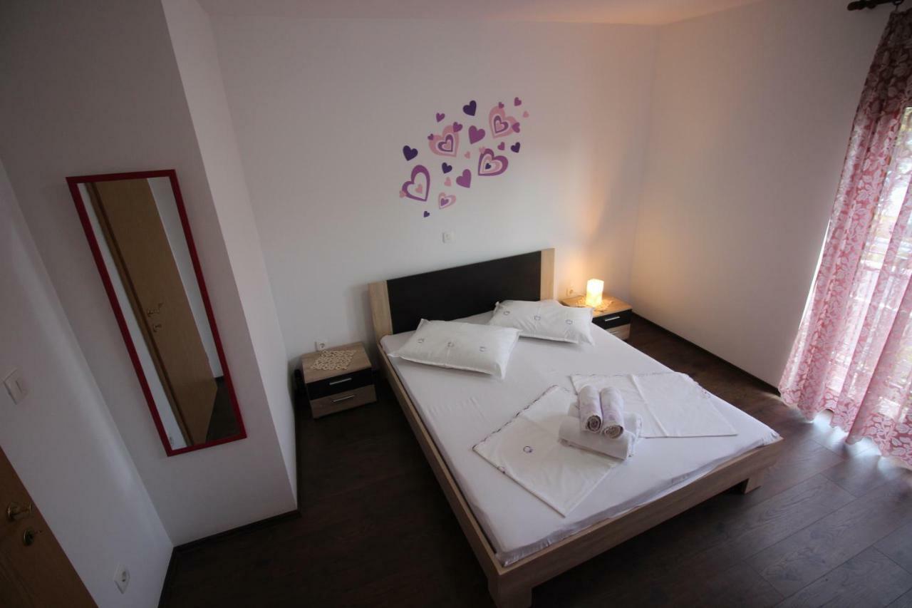 Apartmani Irena Novi Vinodolski Bagian luar foto