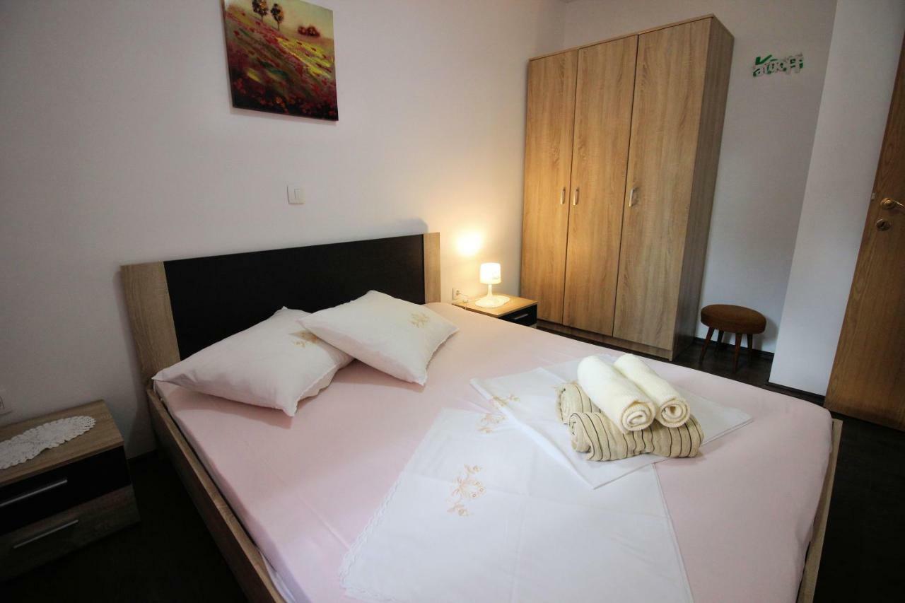 Apartmani Irena Novi Vinodolski Bagian luar foto