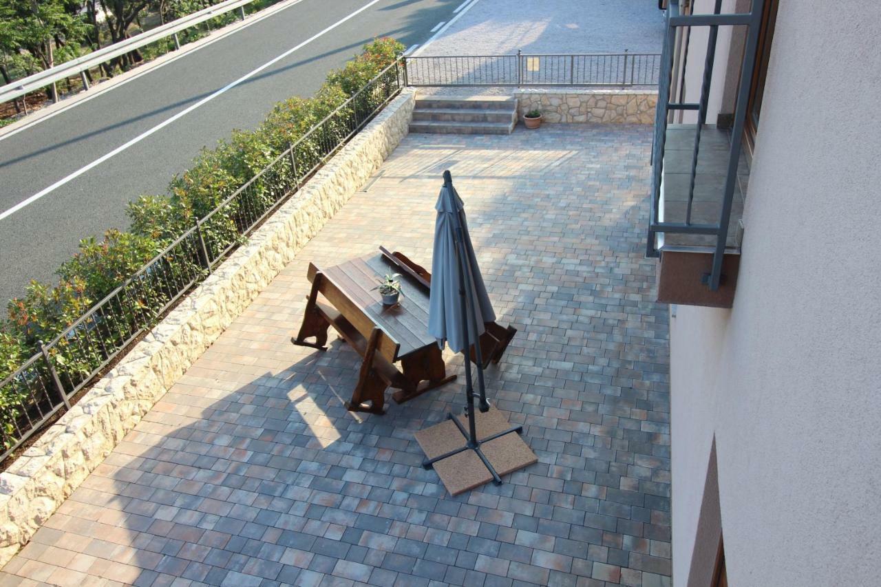 Apartmani Irena Novi Vinodolski Bagian luar foto