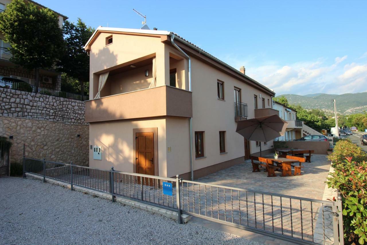 Apartmani Irena Novi Vinodolski Bagian luar foto