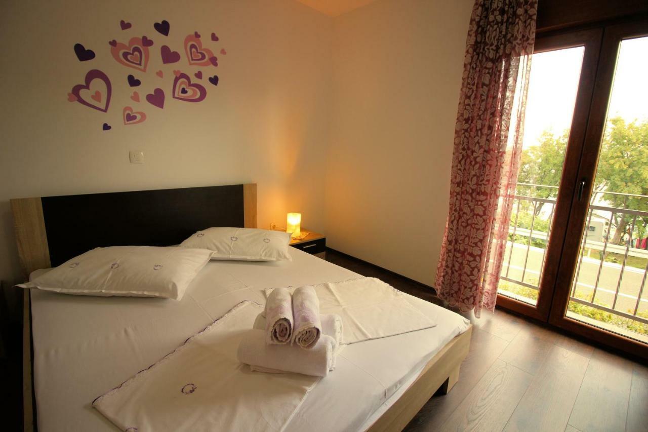 Apartmani Irena Novi Vinodolski Bagian luar foto