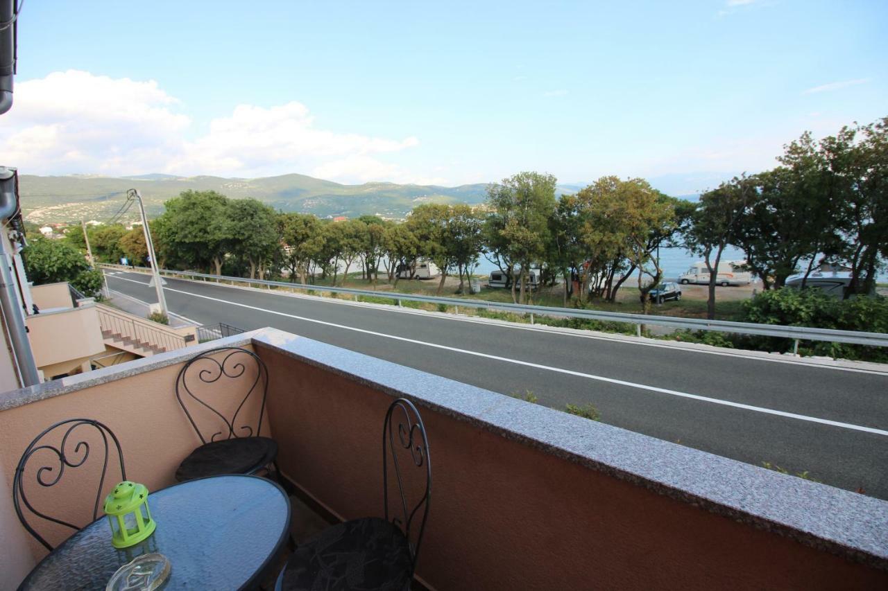 Apartmani Irena Novi Vinodolski Bagian luar foto