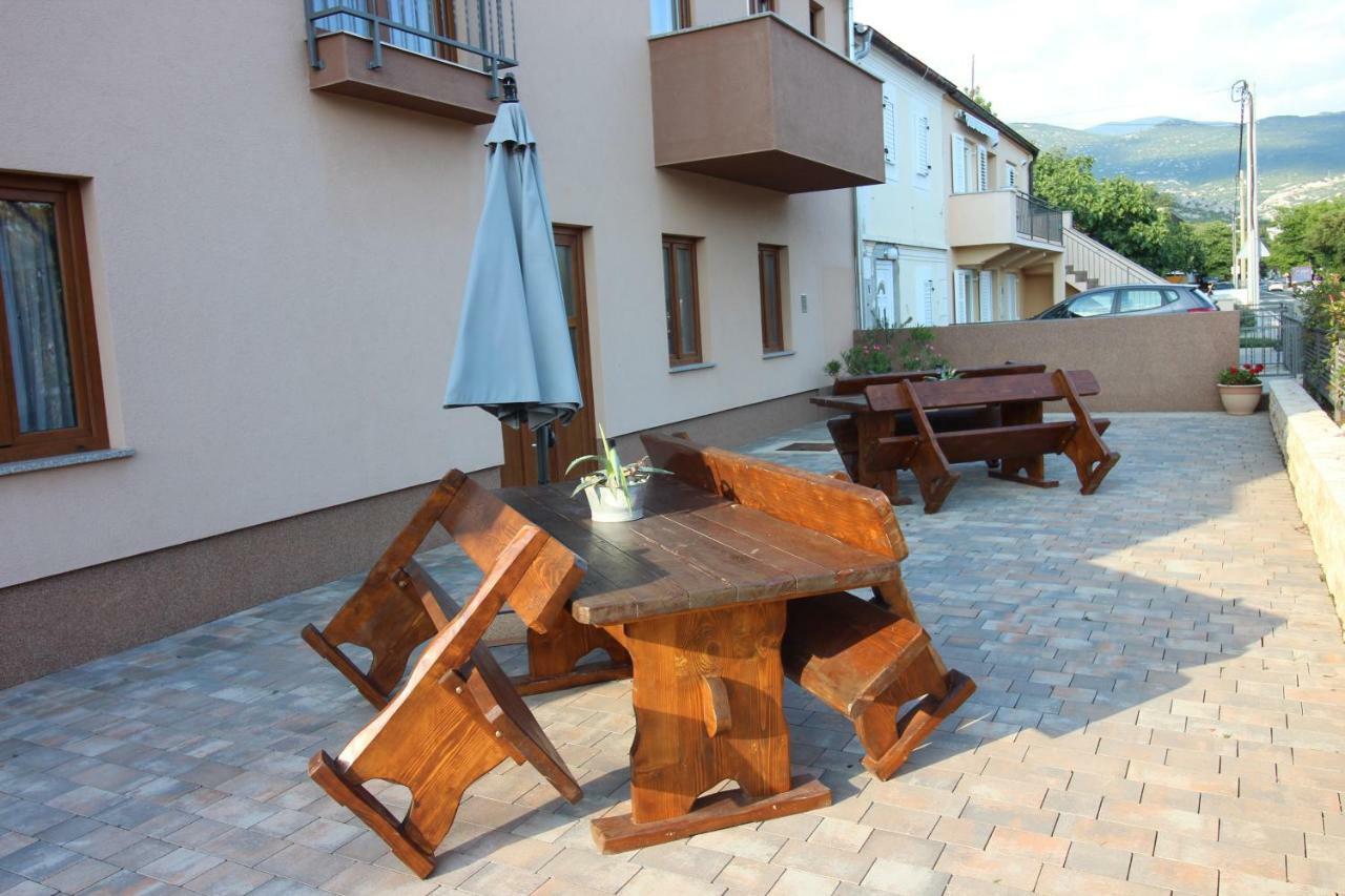 Apartmani Irena Novi Vinodolski Bagian luar foto